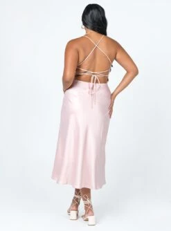 Princess Polly Celena Midi Dress Pink -Princess Polly Sales Store 4 modelinfo rheanna us6 2eef702f 252b 4347 a64b 35d6ee2853aa