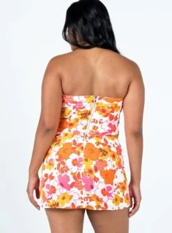 Princess Polly Chadwick Mini Skirt Orange/Pink -Princess Polly Sales Store 4 modelinfo rheanna us6 cfed1182 5fc5 4df3 b540 aaf385eee71b