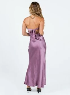 Princess Polly Haley Maxi Dress Mauve 7 Princess Polly Haley Maxi Dress Mauve -Princess Polly Sales Store 4 modelinfo saskia us2 f2896947 be5c 47d9 88c0 736407916a04