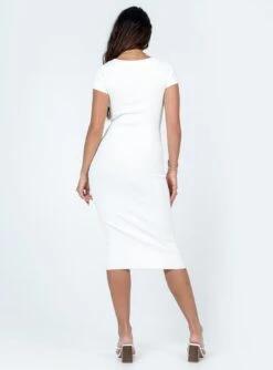 Princess Polly Ellisen Midi Dress White -Princess Polly Sales Store 4 modelinfo valentina us6 d049bc50 5e48 4540 96ab b98c2392138f