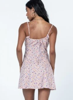 Princess Polly Season Of Love Mini Dress Orange -Princess Polly Sales Store 4 modelinfo yarelis us2 a4ed674d 975a 4907 acee 89d8b7ee93b8