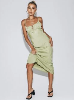 Princess Polly Nicoleta Midi Dress Green 11 Princess Polly Nicoleta Midi Dress Green -Princess Polly Sales Store 5 modelinfo Alexis us2 e9b6be8b 643f 4f32 86ed 455257c94c33