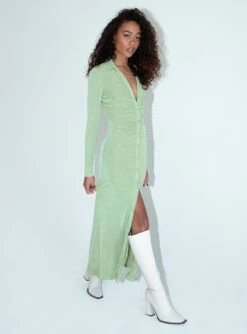 Princess Polly Everest Maxi Dress Green 9 Princess Polly Everest Maxi Dress Green -Princess Polly Sales Store 5 modelinfo Christen US2 925e0538 b33c 4ce0 8bb2 1c5ed92c4c29