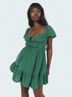 Princess Polly Jacquie Mini Dress Green -Princess Polly Sales Store 5 modelinfo Cynthia us4 b816f936 6f2a 4b9c 8dcd 9d9f47f6a9e7