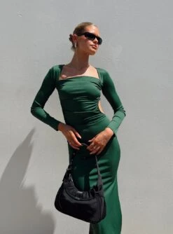 Princess Polly Esplin Long Sleeve Midi Dress Green -Princess Polly Sales Store 5 modelinfo Milli us2 7ebed698 516f 4168 be90 cc6c8a21f013