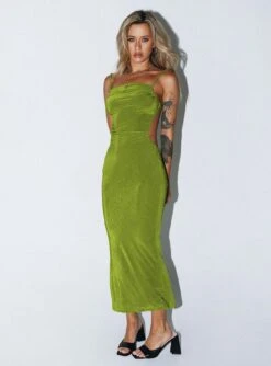 Milpera Maxi Dress Green -Princess Polly Sales Store 5 modelinfo cathlin us2 df6987c8 1aa9 40d7 a5b5 5d53376d1225