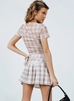 The Craft Mini Skirt Beige Plaid -Princess Polly Sales Store 5 modelinfo elise us2 ec72f22a b98d 4fec 9f1f cecbd192429b