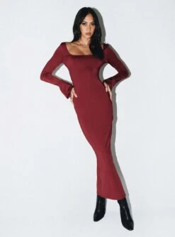 Princess Polly Belfa Long Sleeve Maxi Dress Burgundy 11 Princess Polly Belfa Long Sleeve Maxi Dress Burgundy -Princess Polly Sales Store 5 modelinfo josephine us2 2228108c 0dd1 4cc6 b891 4694f7f5d50a
