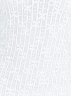 Princess Polly Lasance Maxi Dress White 11 Princess Polly Lasance Maxi Dress White -Princess Polly Sales Store 5 modelinfo kauri us2 554d6feb c973 45ae 91ee 3ee0f1ce59b1