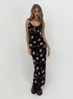 Princess Polly Brailey Maxi Dress Black Multi 13 Princess Polly Brailey Maxi Dress Black Multi -Princess Polly Sales Store 5 modelinfo kiana us2 jpg b20411c4 5435 4d9f adf4 058c2ac82f1a