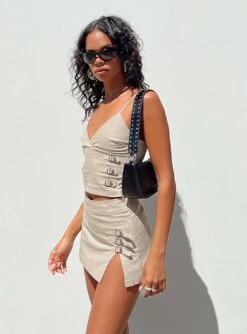 Princess Polly Back 2k Mini Skirt Taupe -Princess Polly Sales Store 5 modelinfo kristen us2 78a8cb9b 806b 4f86 a773 1deffd41906f