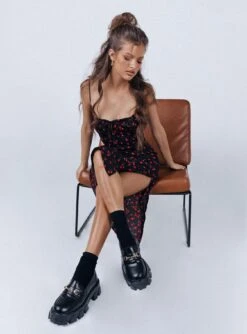 Princess Polly Noda Midi Dress Black/Red 15 Princess Polly Noda Midi Dress Black/Red -Princess Polly Sales Store NODA MINI DRESS BLACK AND RED 4