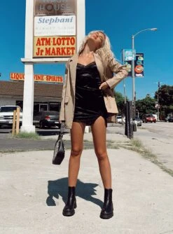 Motel Coti Mini Dress Black Rose Flock -Princess Polly Sales Store WELCOME TO THE JUNGLE BLAZER BEIGE MOTEL COTI MINI DRESS BLACK ROSE FLOCK 8426e85b 5870 45a7 8b00 e69bba537c1d